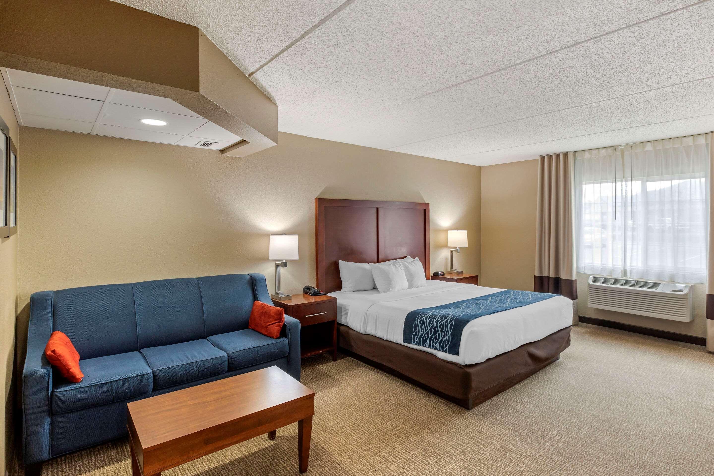 Comfort Inn & Suites Jackson - West Bend Экстерьер фото