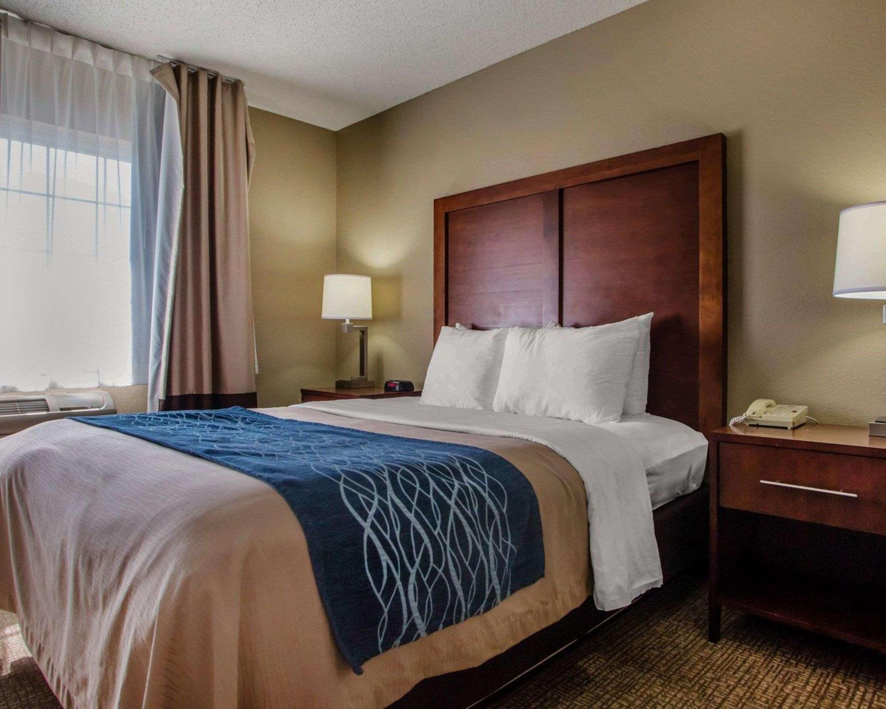 Comfort Inn & Suites Jackson - West Bend Экстерьер фото