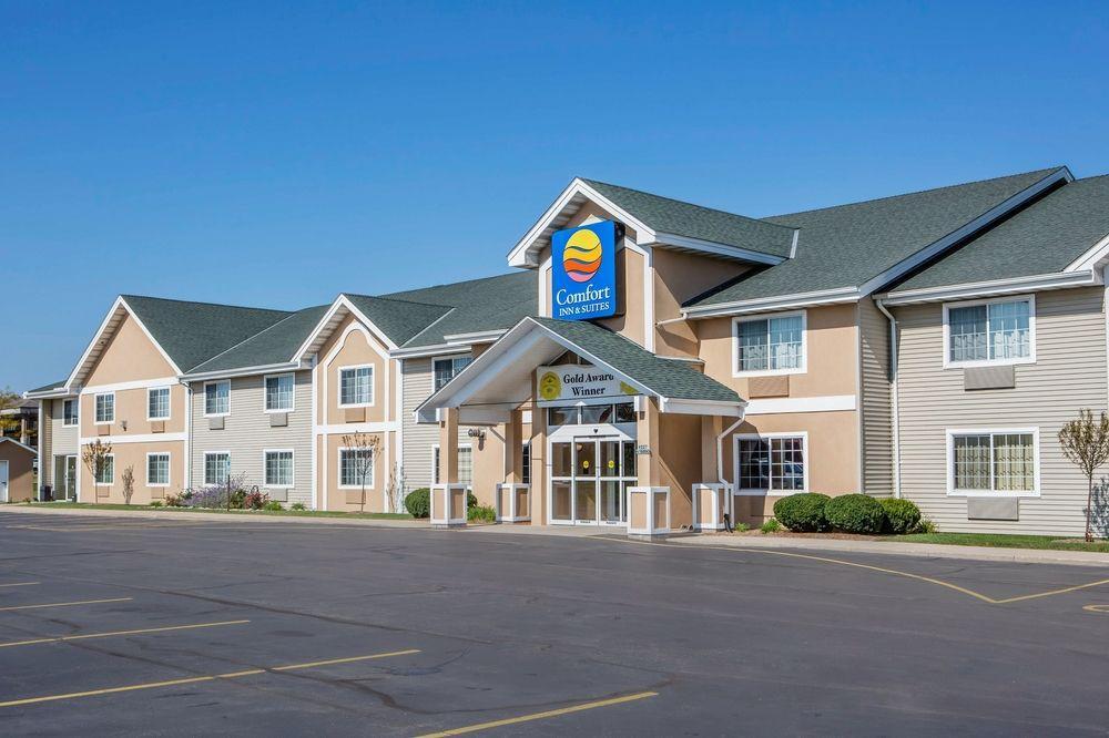 Comfort Inn & Suites Jackson - West Bend Экстерьер фото