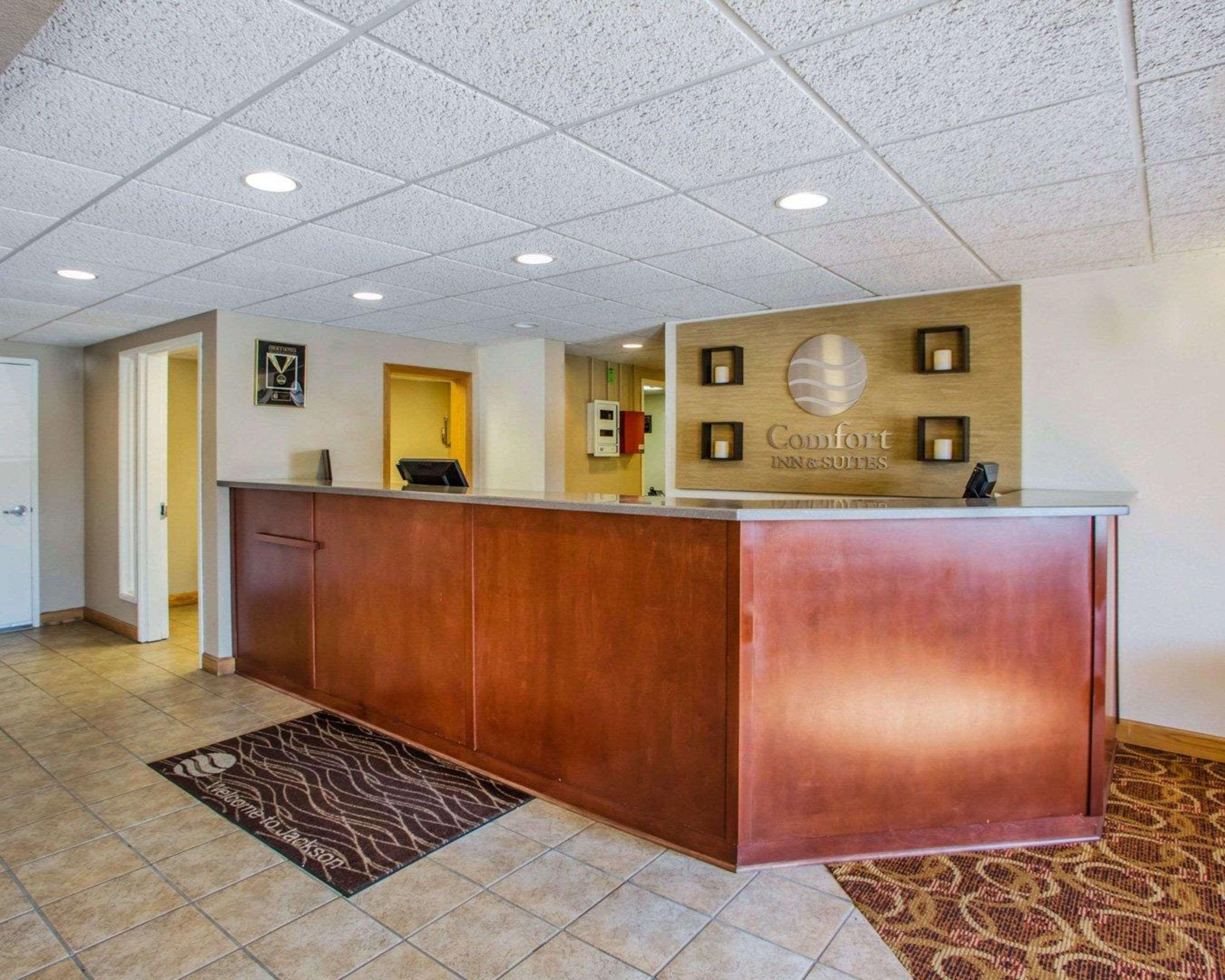 Comfort Inn & Suites Jackson - West Bend Экстерьер фото