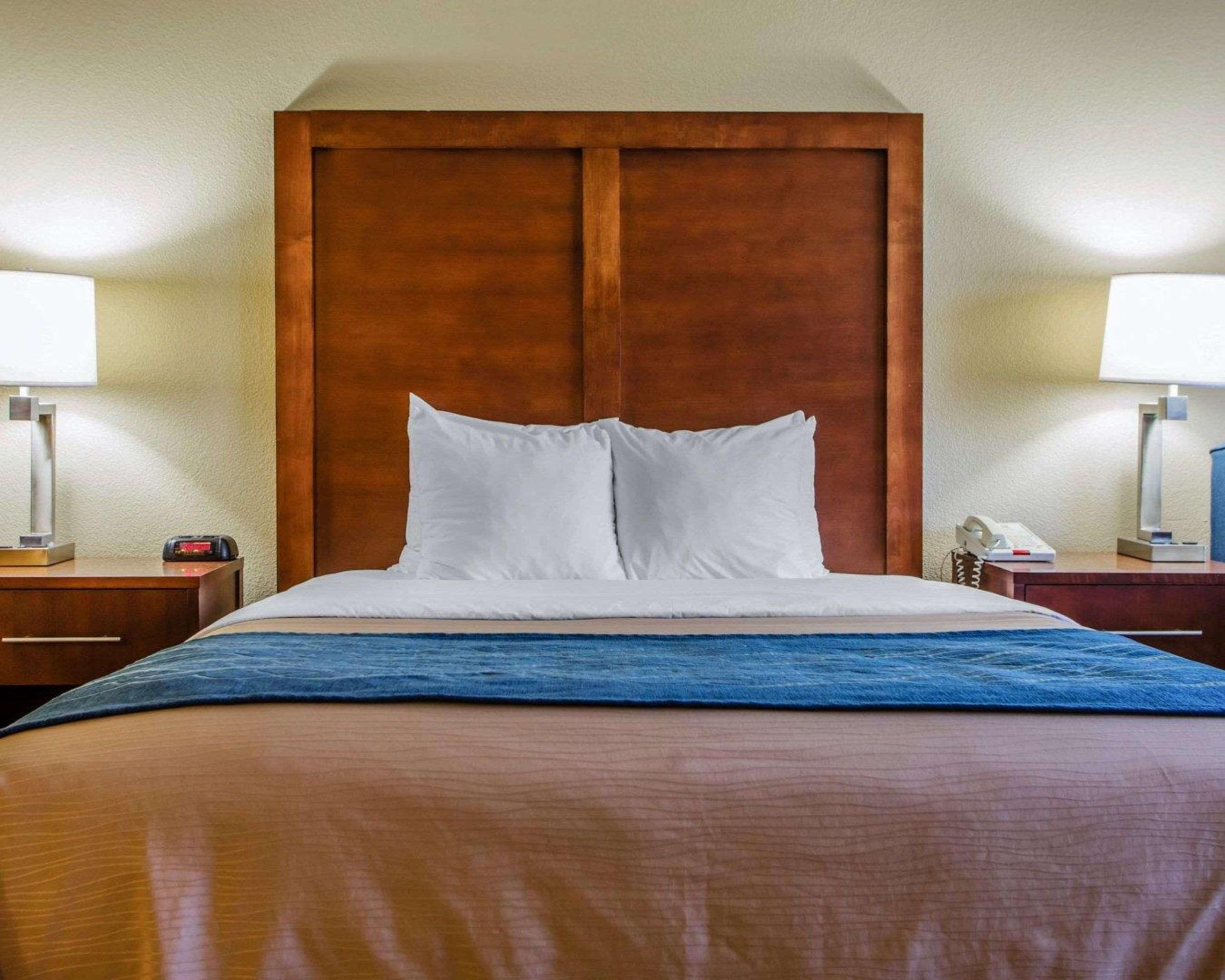 Comfort Inn & Suites Jackson - West Bend Экстерьер фото