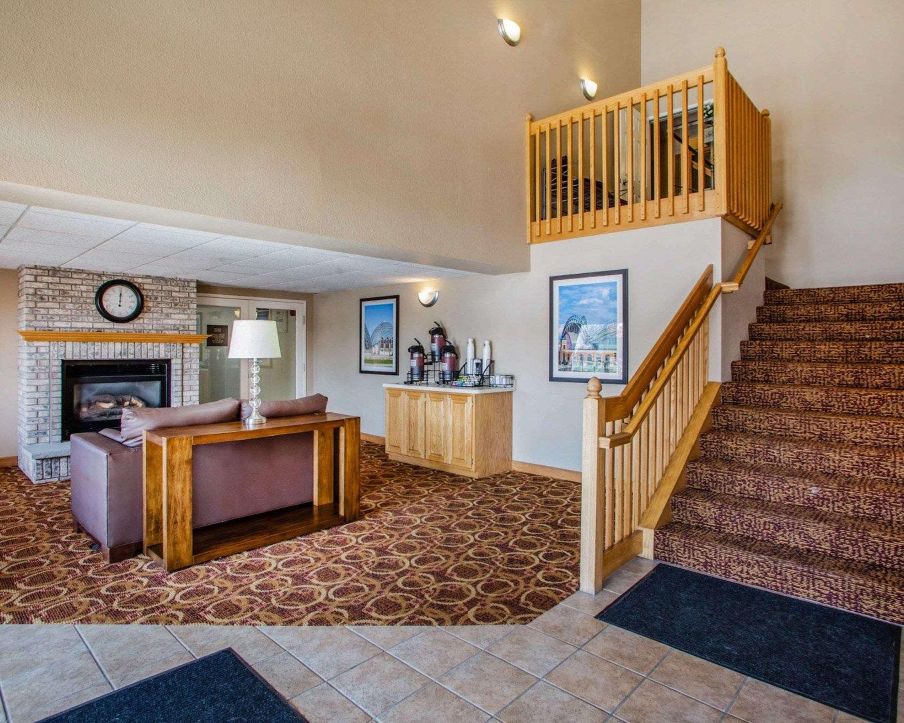 Comfort Inn & Suites Jackson - West Bend Экстерьер фото