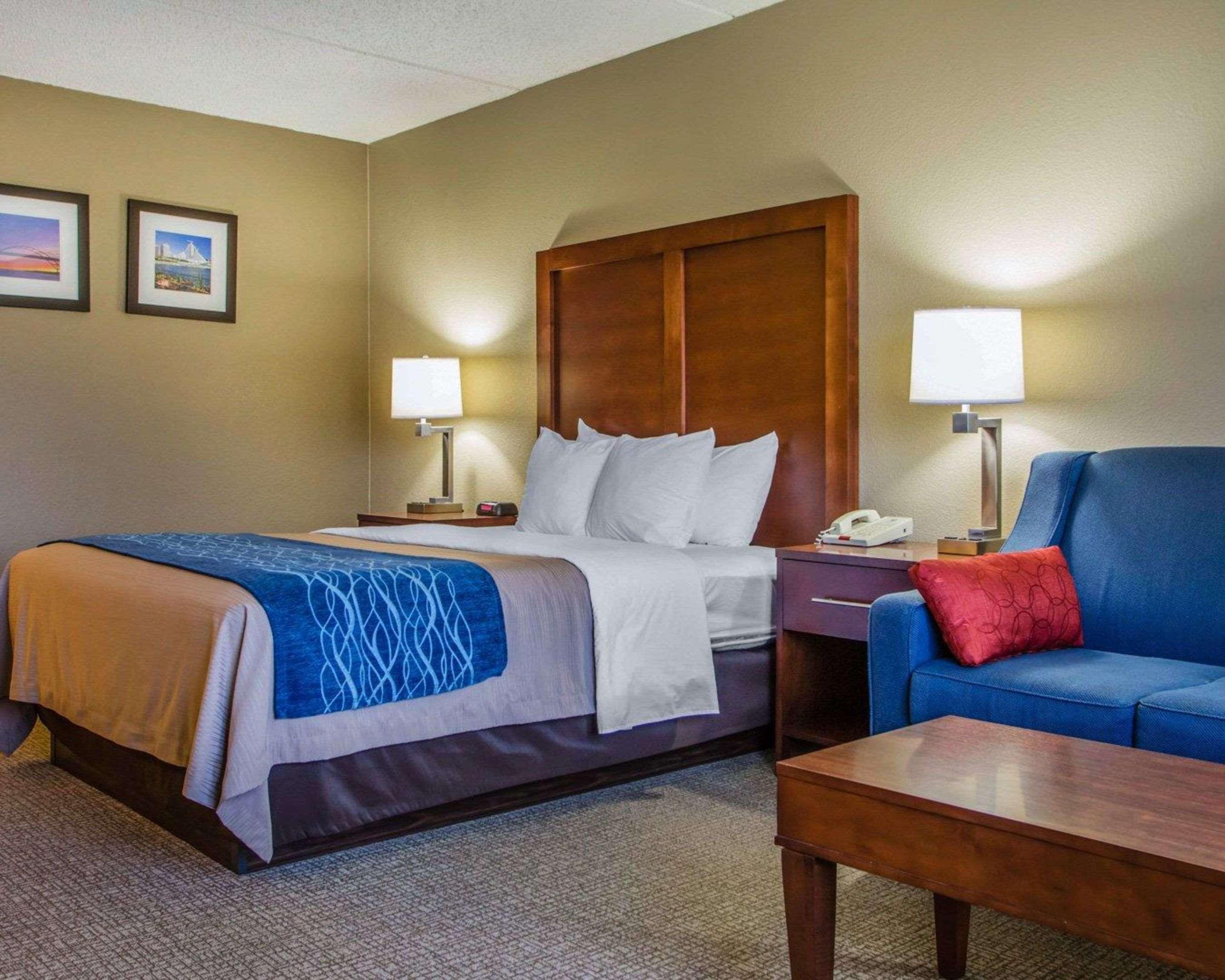 Comfort Inn & Suites Jackson - West Bend Экстерьер фото