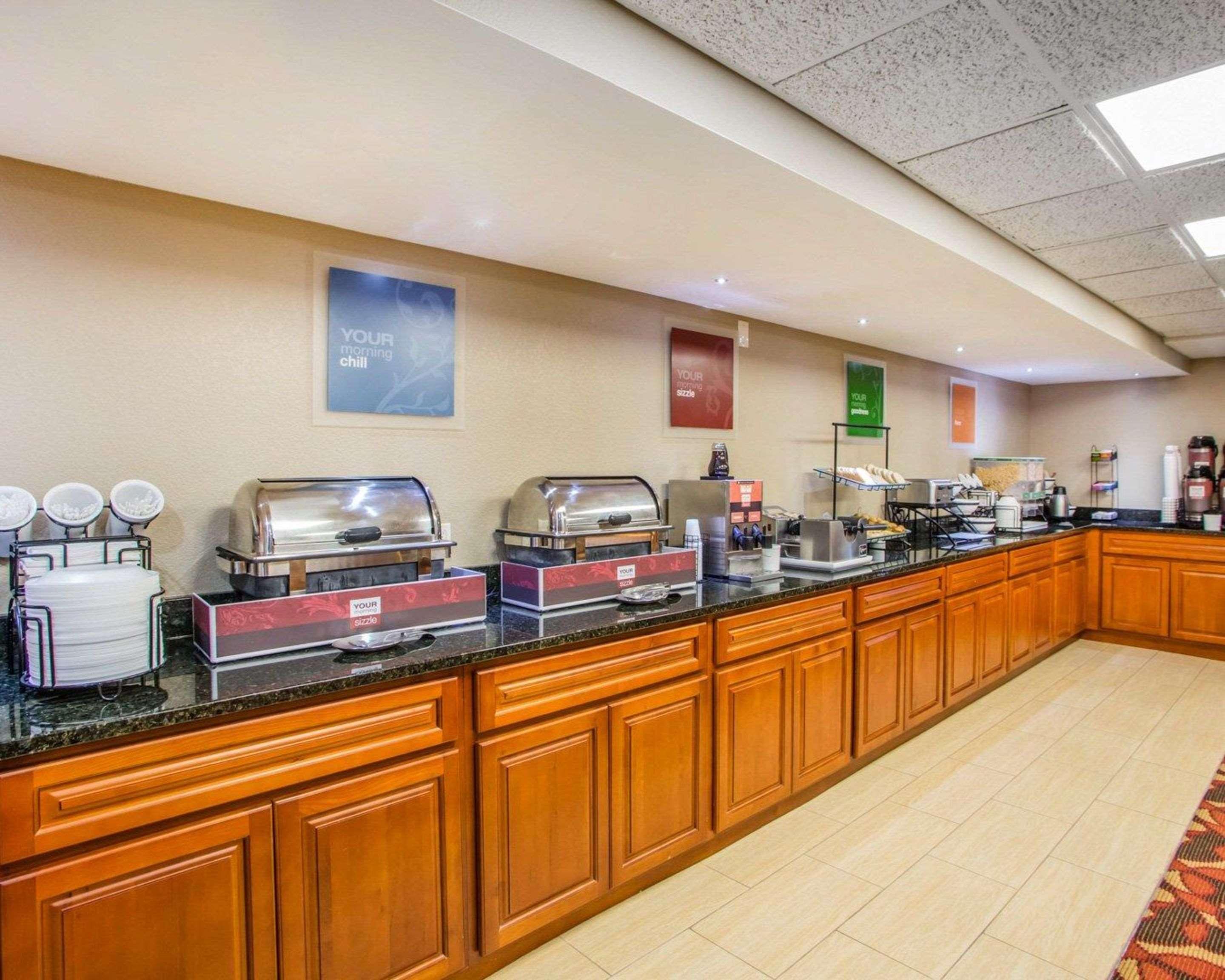 Comfort Inn & Suites Jackson - West Bend Экстерьер фото