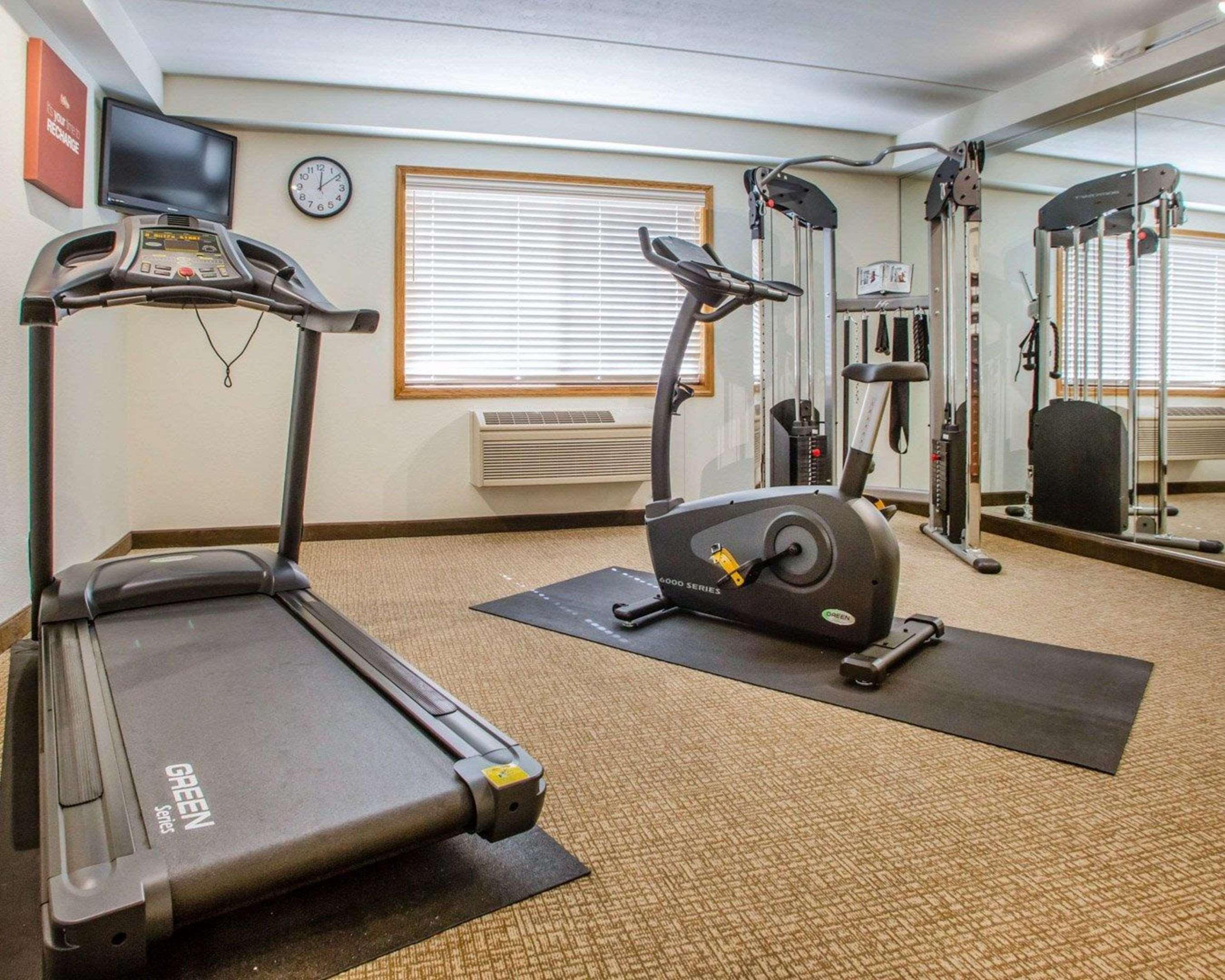 Comfort Inn & Suites Jackson - West Bend Экстерьер фото