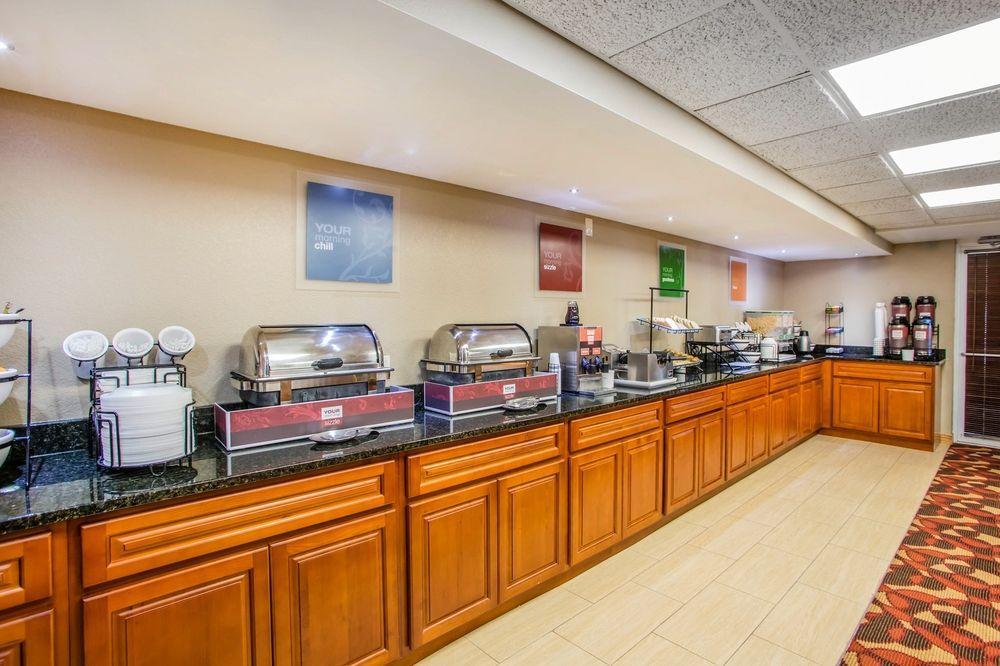 Comfort Inn & Suites Jackson - West Bend Экстерьер фото