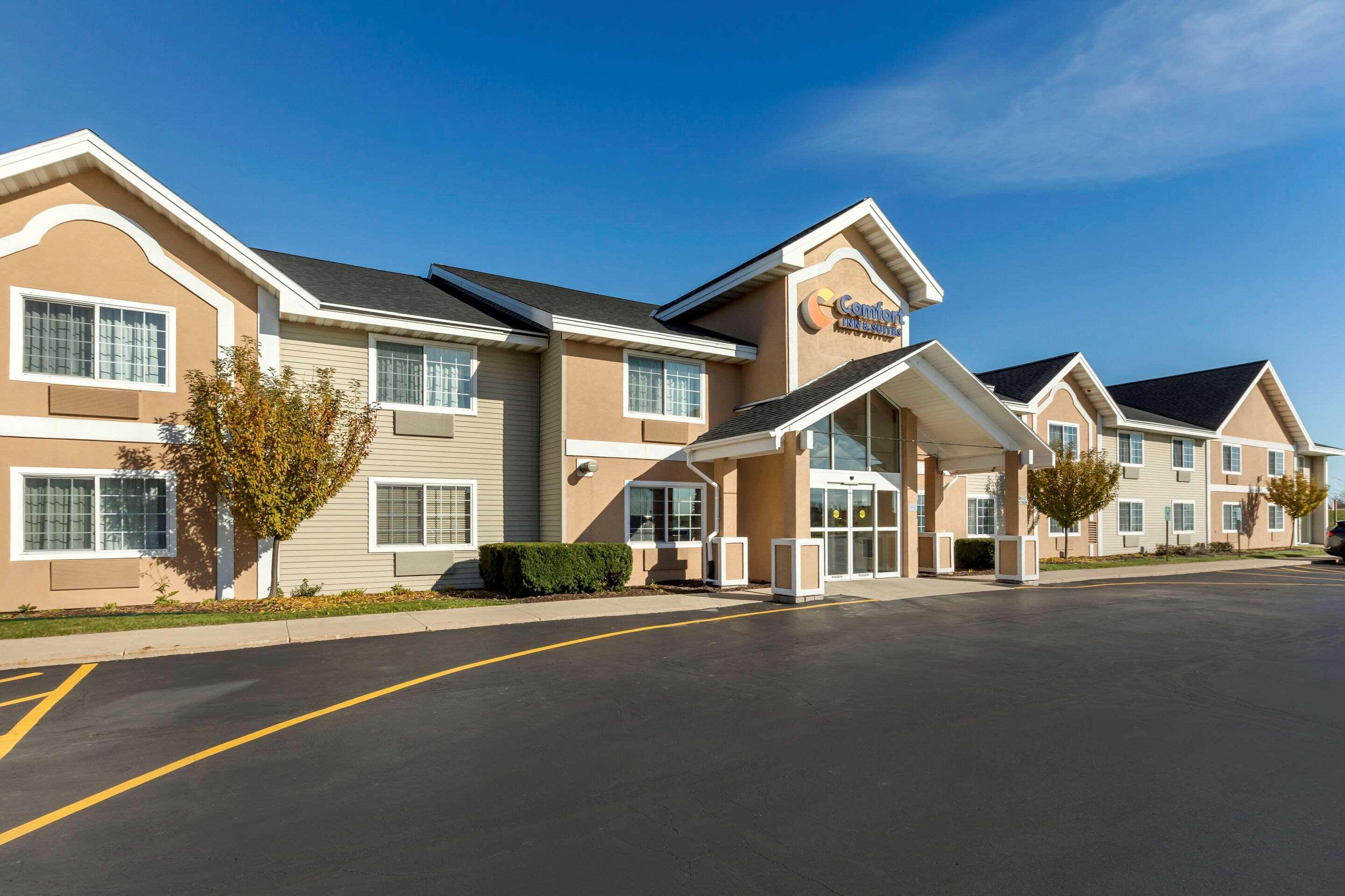 Comfort Inn & Suites Jackson - West Bend Экстерьер фото