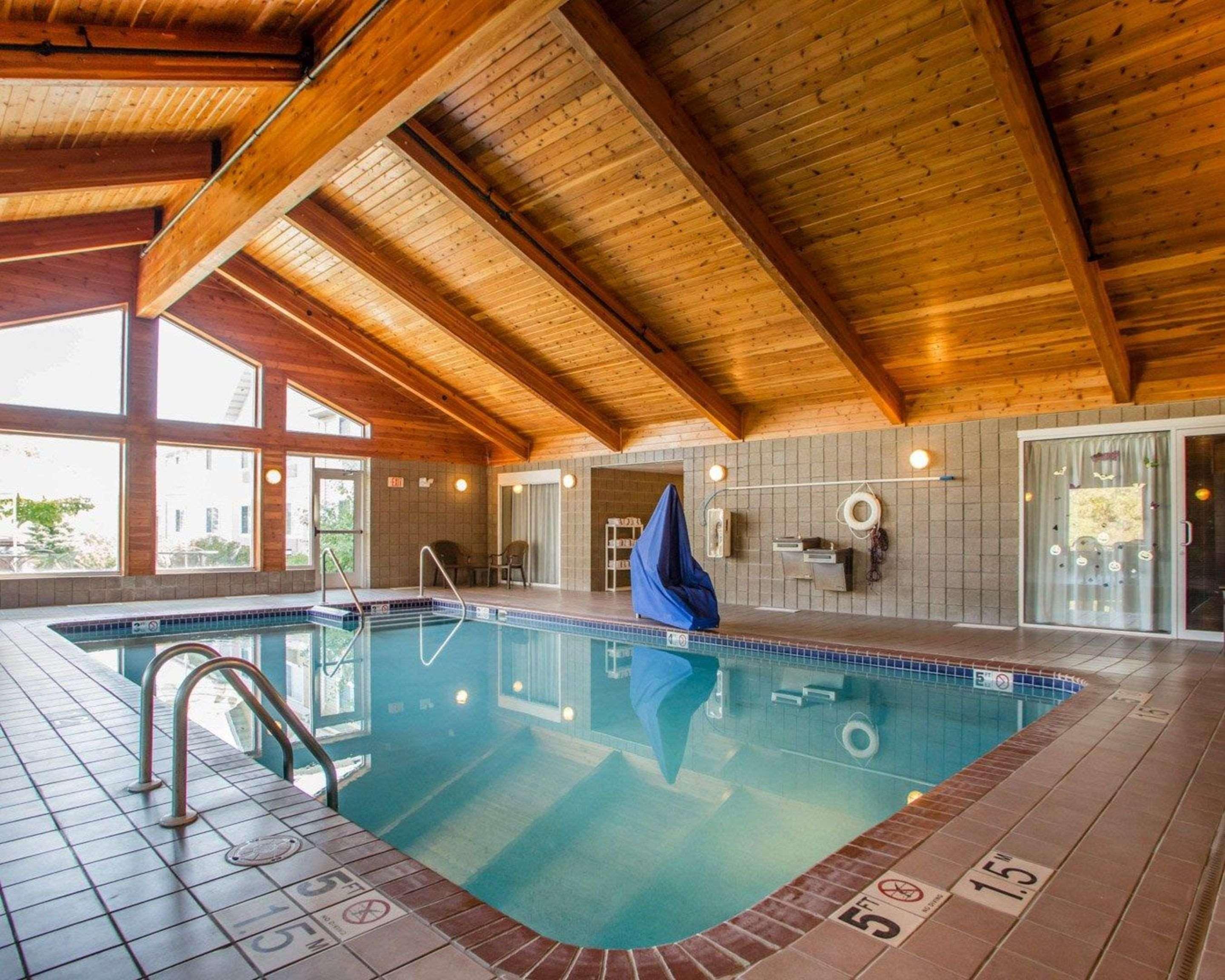 Comfort Inn & Suites Jackson - West Bend Экстерьер фото